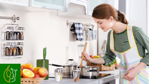 آشپزی از شغل های زنان خانه دار